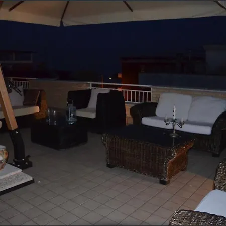 Appartamento Prestigioso Attico 20 Mt Dal Mare Terracina