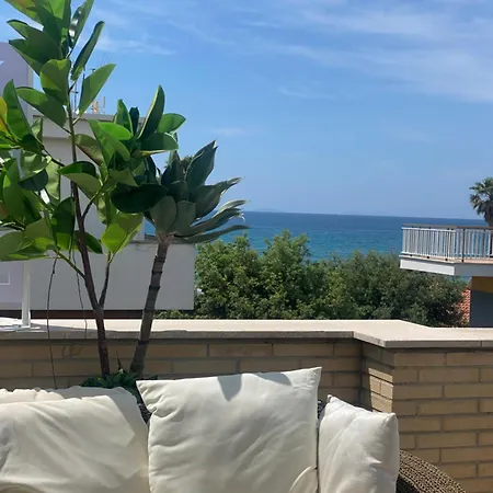 Prestigioso Attico 20 Mt Dal Mare *