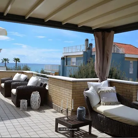 Appartamento Prestigioso Attico 20 Mt Dal Mare Terracina