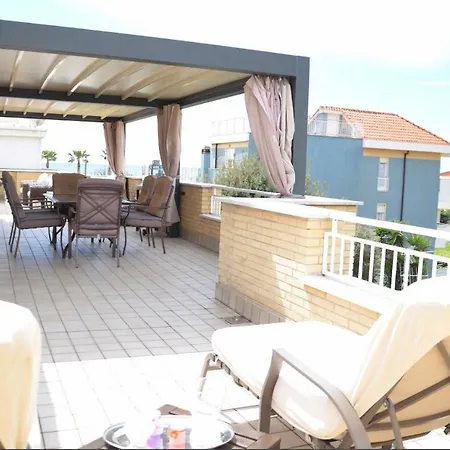 Prestigioso Attico 20 Mt Dal Mare *