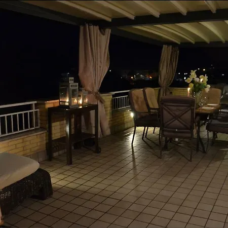 Prestigioso Attico 20 Mt Dal Mare